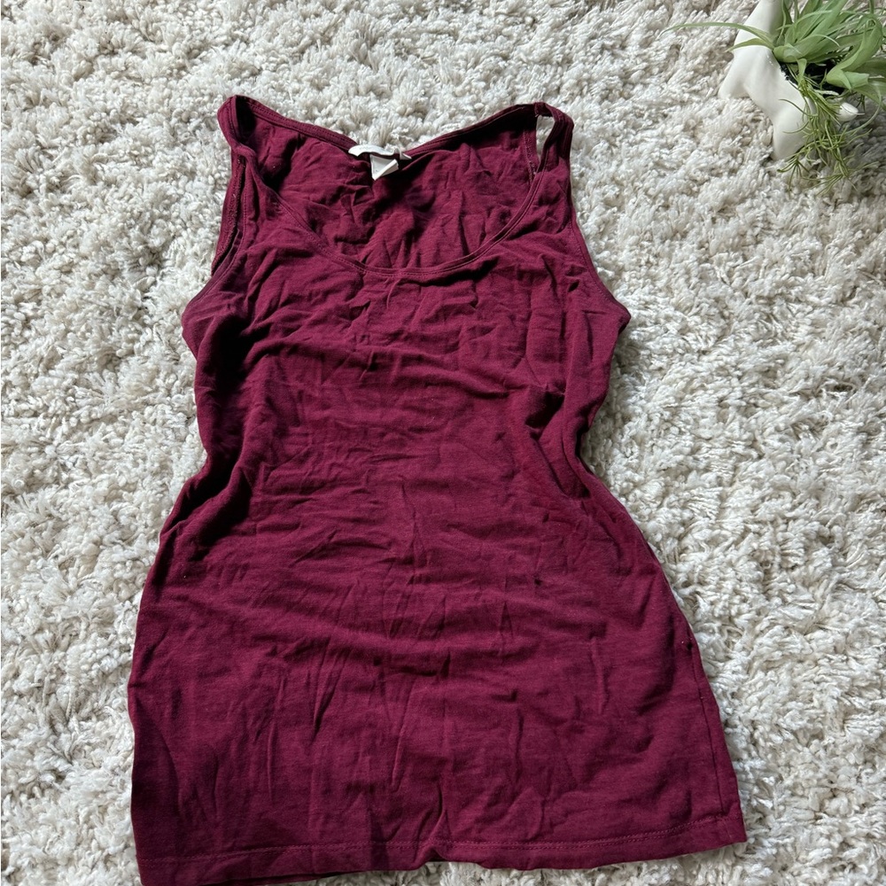 Vibrant Red Tank Top with Sleek Design and Comfort - Picture 2 of 5
